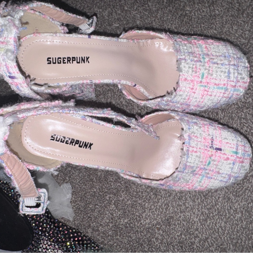 Source Unknown Pastel Tweed Flats